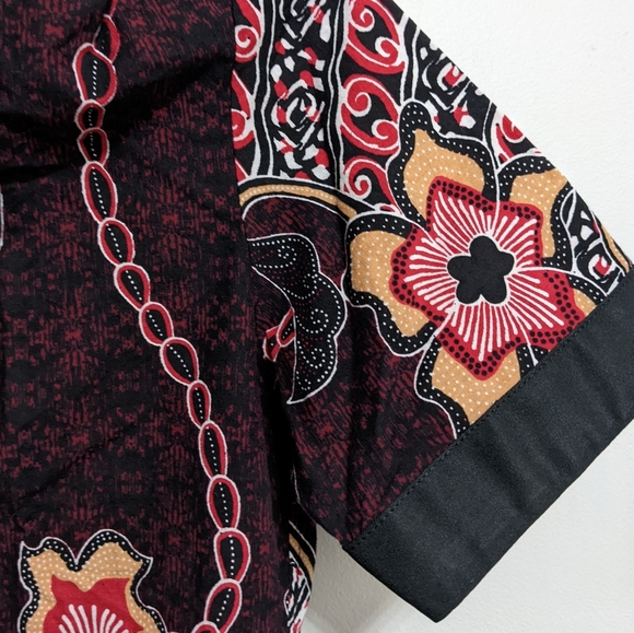 Semata Wayang plunging neckline long shirt, dark magenta with peach flowers - Picture 4 of 9